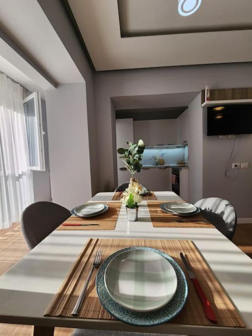 Cozy Midtown In Apartman Tirana