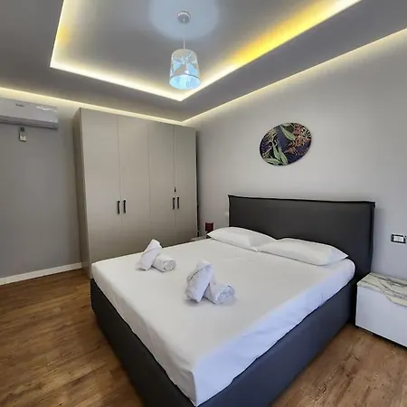 Cozy Midtown Apartment In Tirana Exterior photo