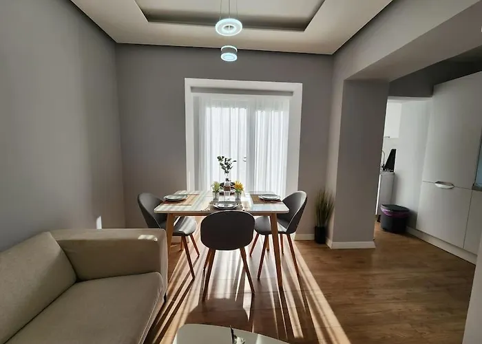 Cozy Midtown Apartment In Tirana