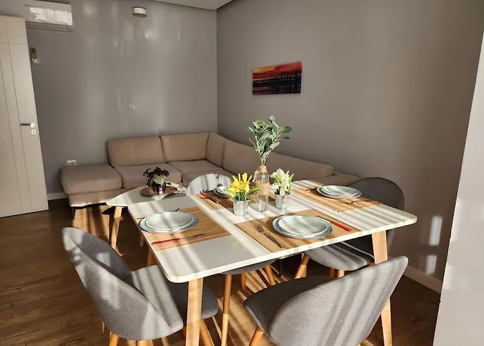 Cozy Midtown Apartment In Tirana