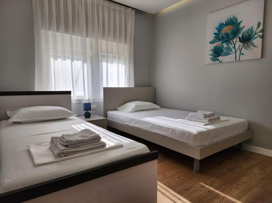Апартаменти Cozy Midtown In Тирана